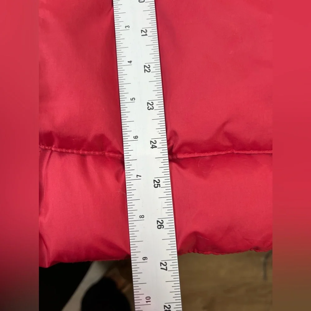 L.L. Bean Red Puffer Vest Size unknown measurement’s in photos - Picture 5 of 10